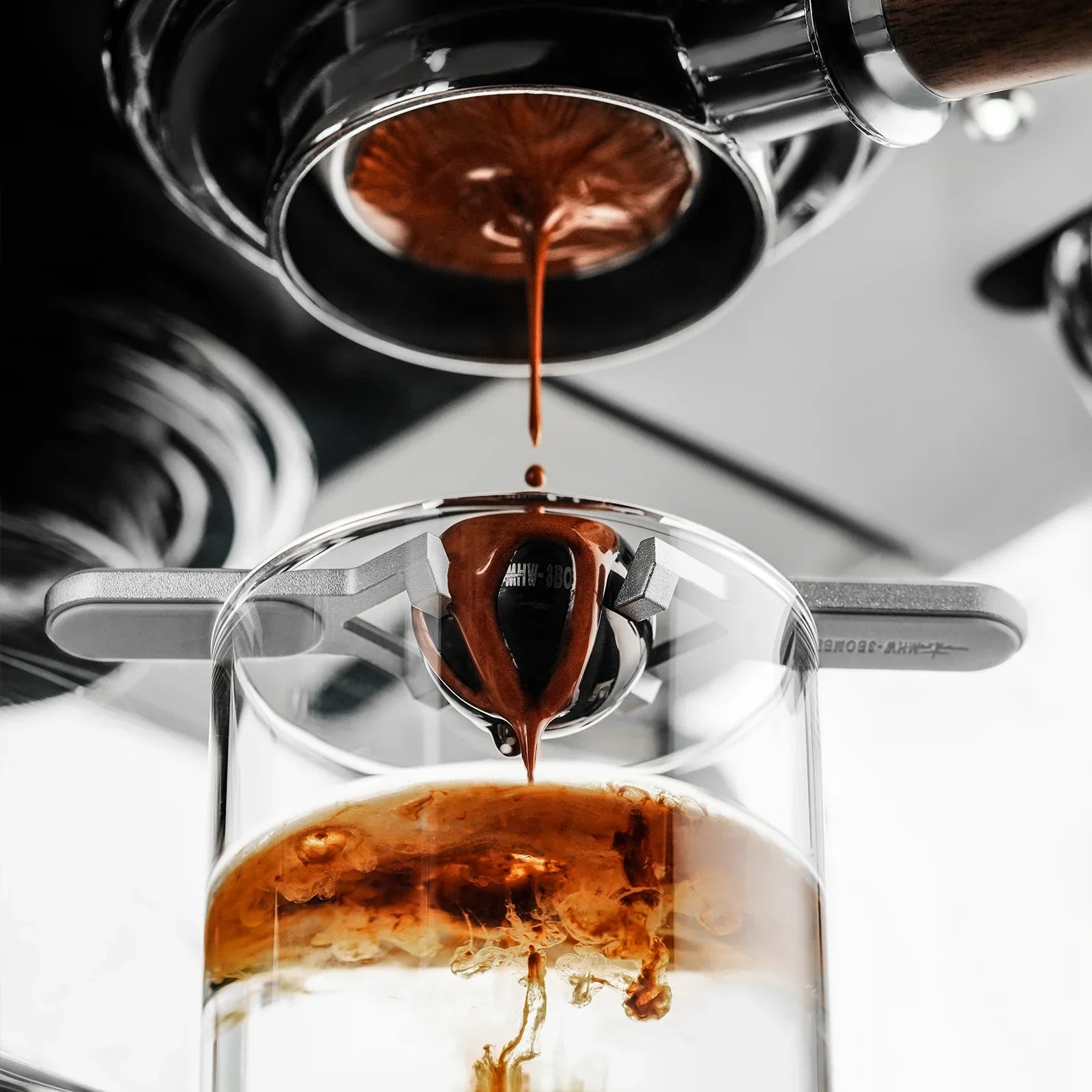 MHW-3BOMBER Espresso Chilling Ball