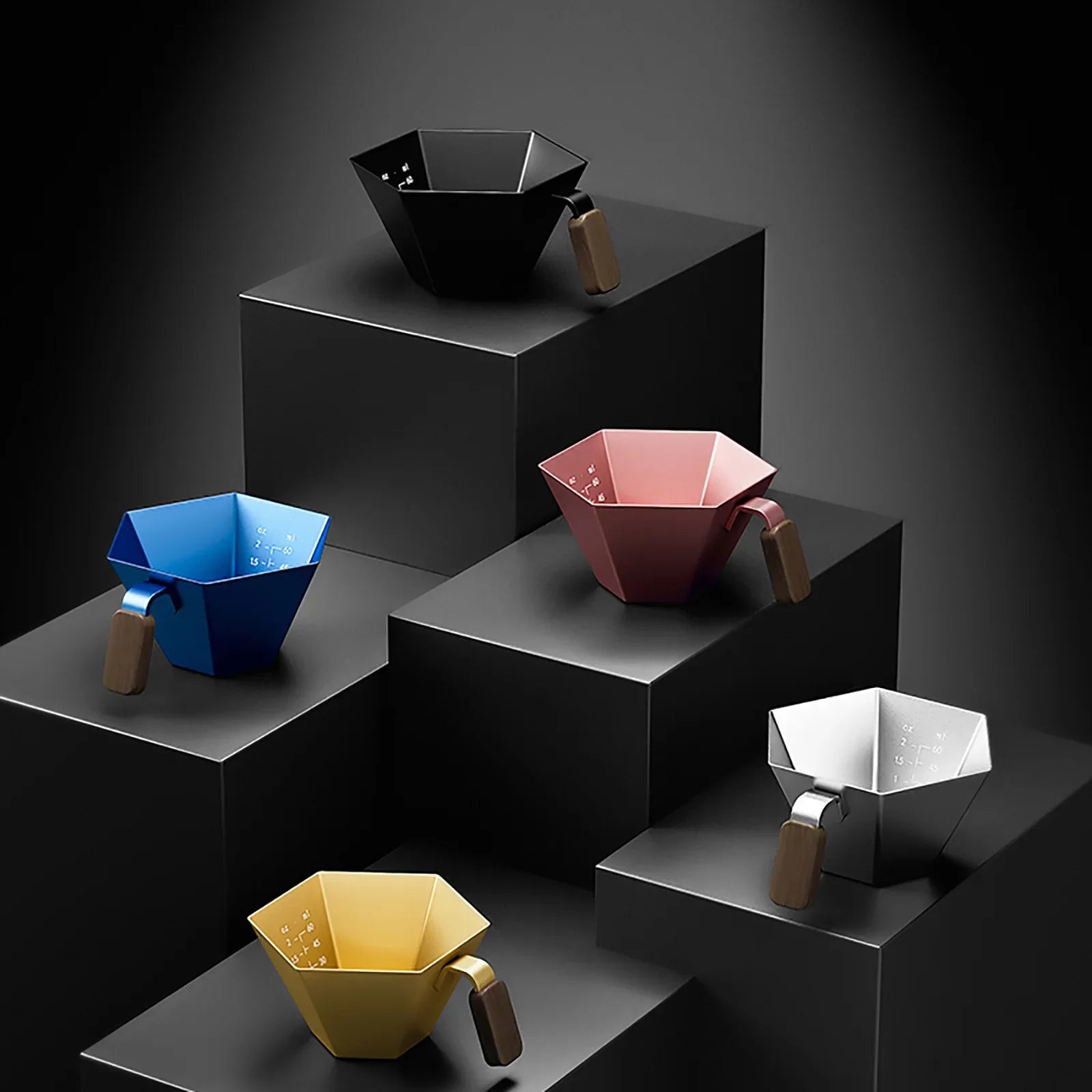 MHW-3BOMBER Prism Measuring Cup