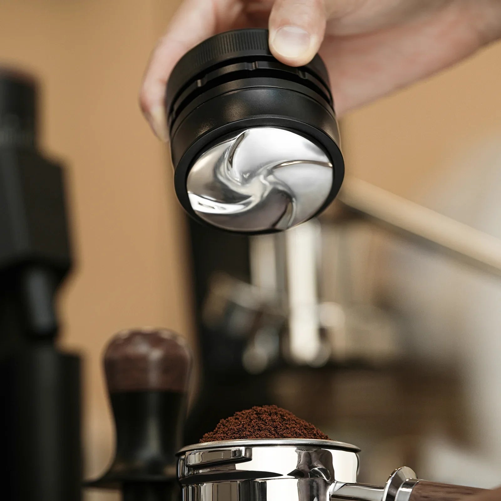 MHW-3BOMBER Cyclone Gravity Coffee Distributor 58.35mm