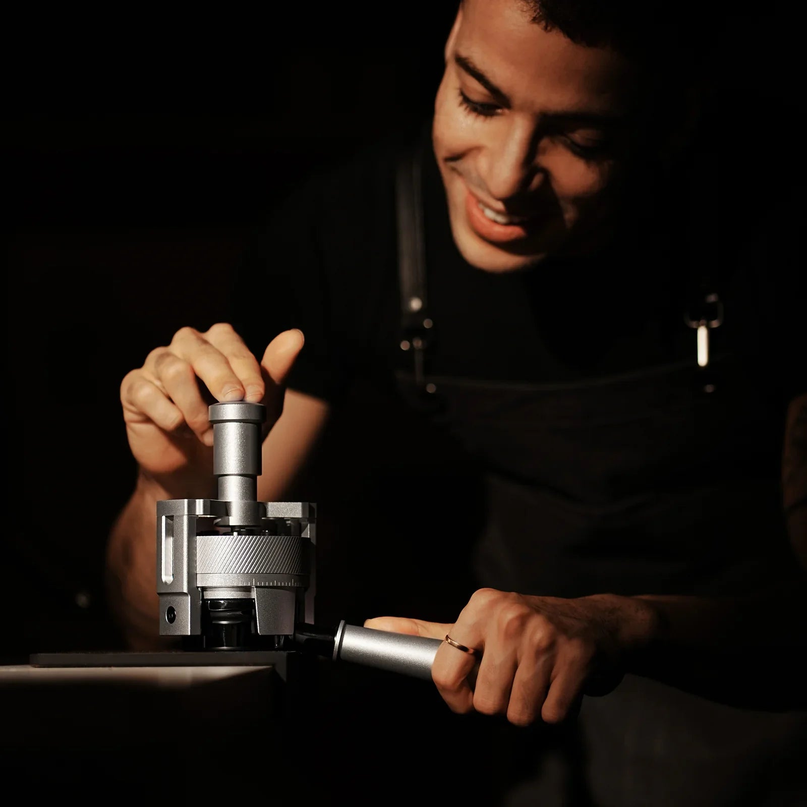 MHW-3BOMBER SE Pro - Needle Distributor