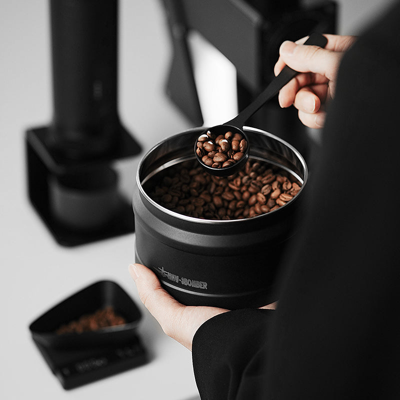 MHW-3BOMBER Vacuum sealed canister 750ml
