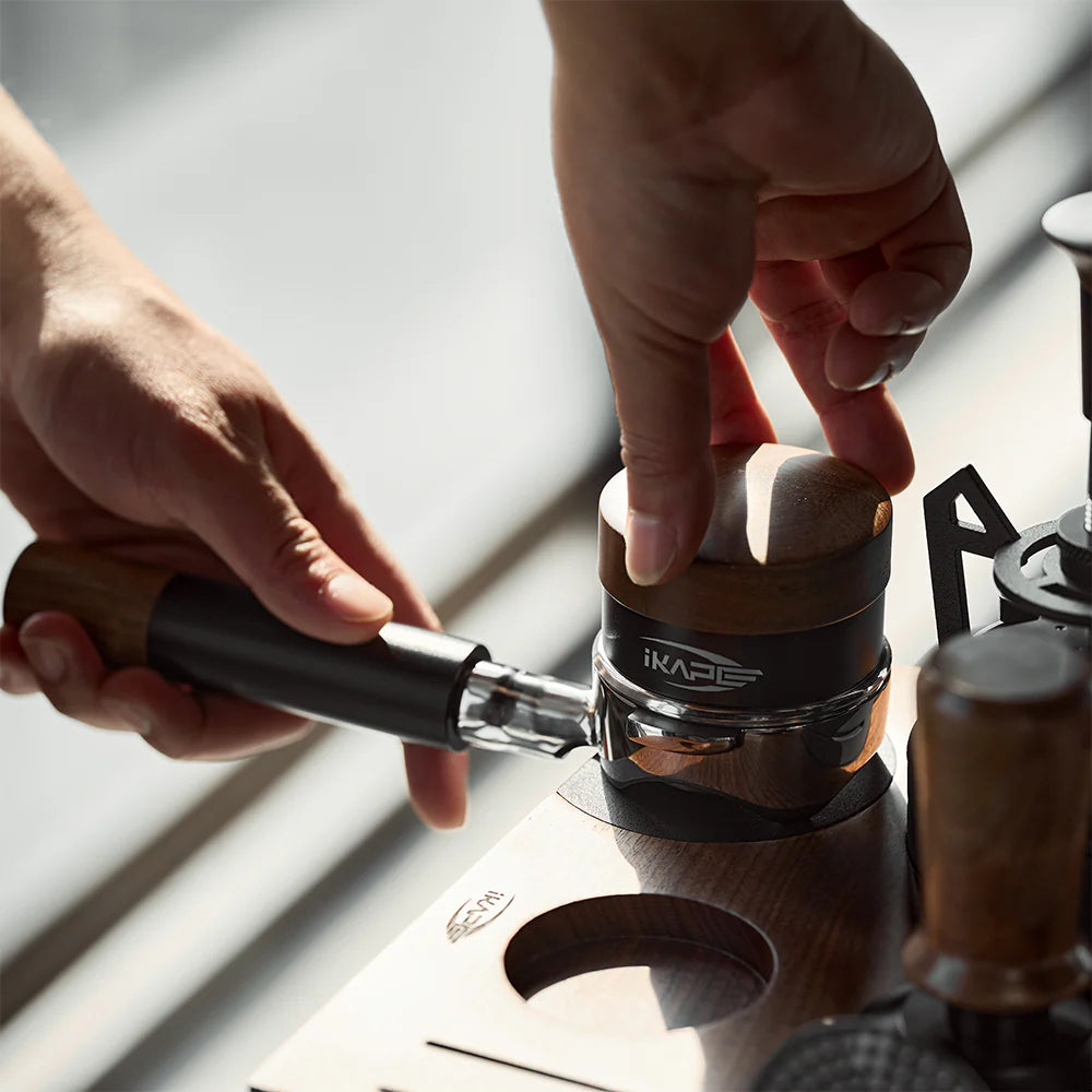 IKAPE Coffee Distributor, Espresso Gravity Distributor (Wooden Handle)